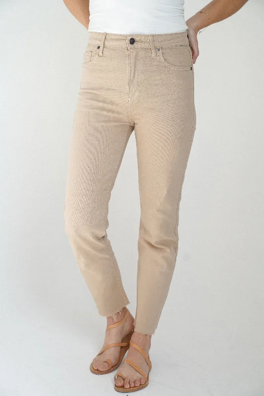 Cropped Jeans for Summer Look -Chrissy Classic Straight Leg Jeans