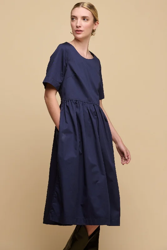 High-waisted Dresses for Flatter -Women's Crew Neck Gathered Dress - Navy