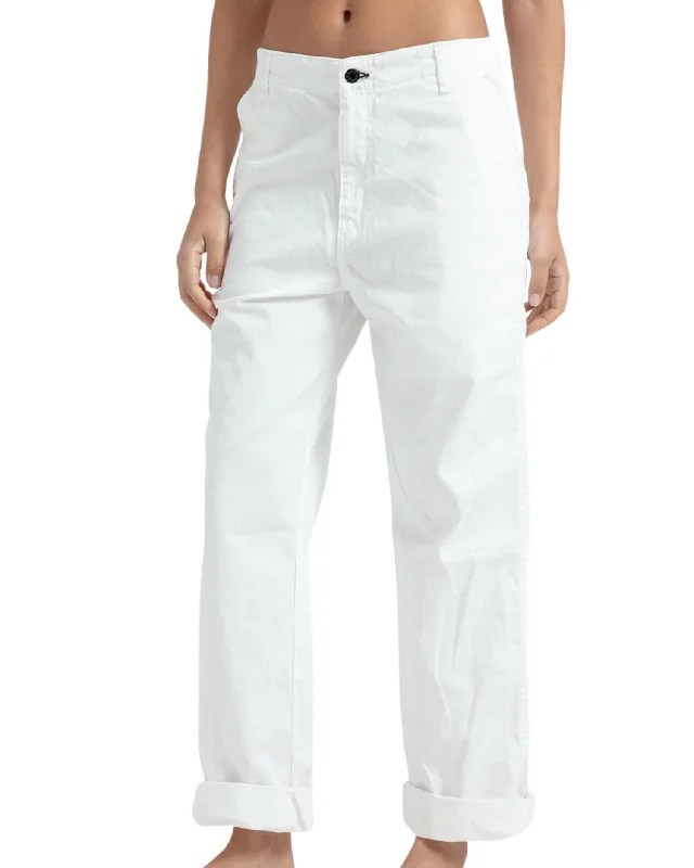 Sleek tight trousers for men with black color and slim, sharp cut -Chino Twill Pant In Ivory