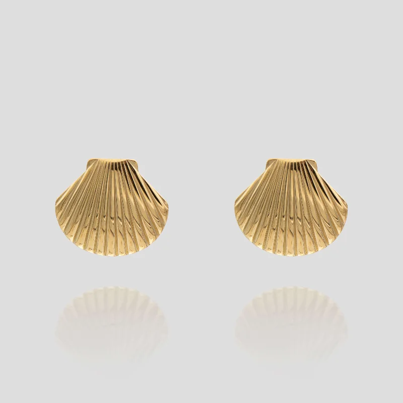 Best hoop earrings with geometric pendants for a modern, chic appeal-Kailani Seashell Earrings