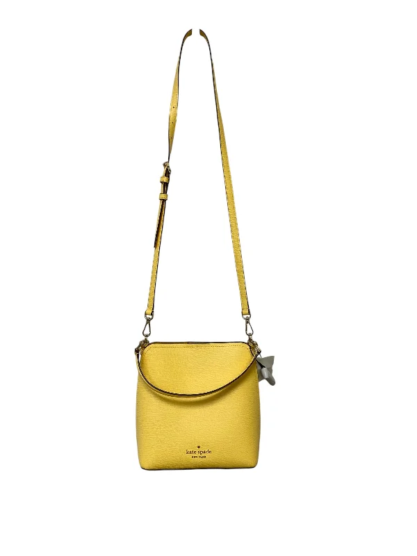 Handle bags with expandable sides for flexibility -Crossbody By Kate Spade, Size: Medium