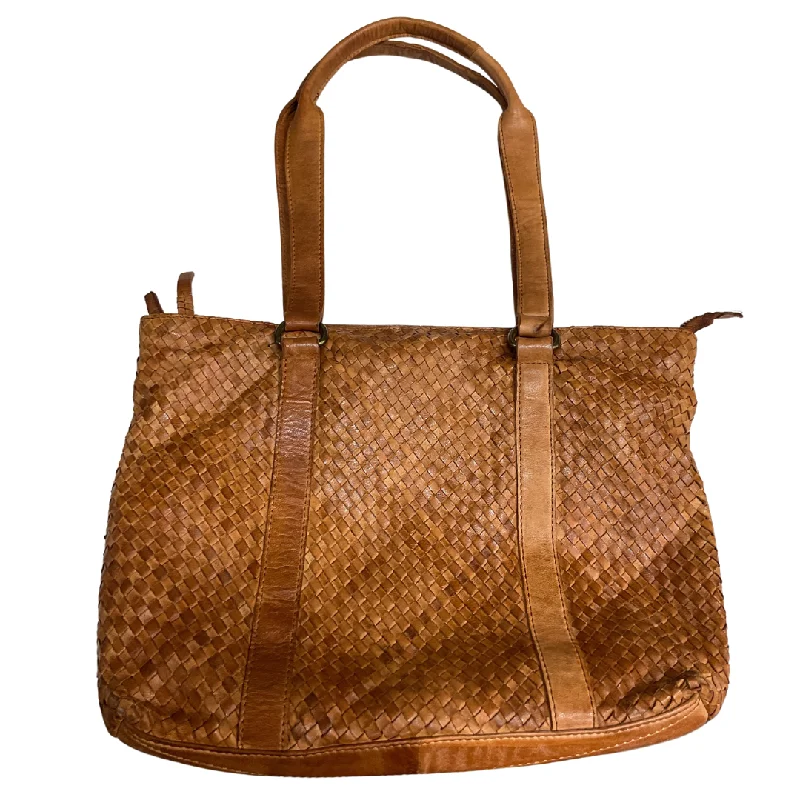 Handle bags with bold checks for trend -Handbag By Myra, Size: Medium