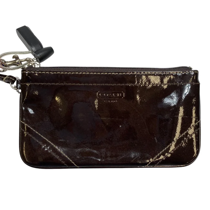 Handle bags with sturdy bases for stability -Wristlet Designer By Coach, Size: Small